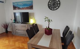 Apartment Aki